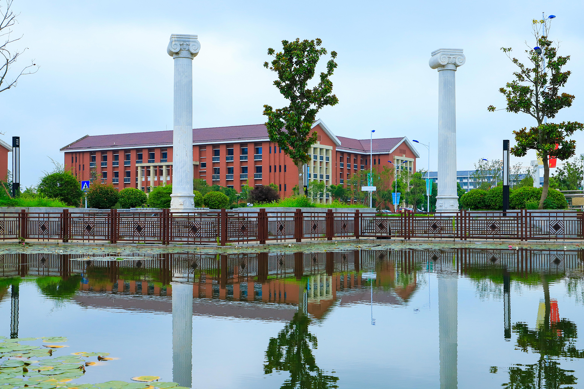 地球与环境学院